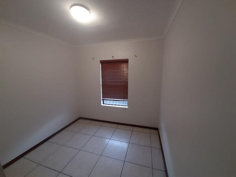 2 Bedroom Property for Sale in Parow North Western Cape